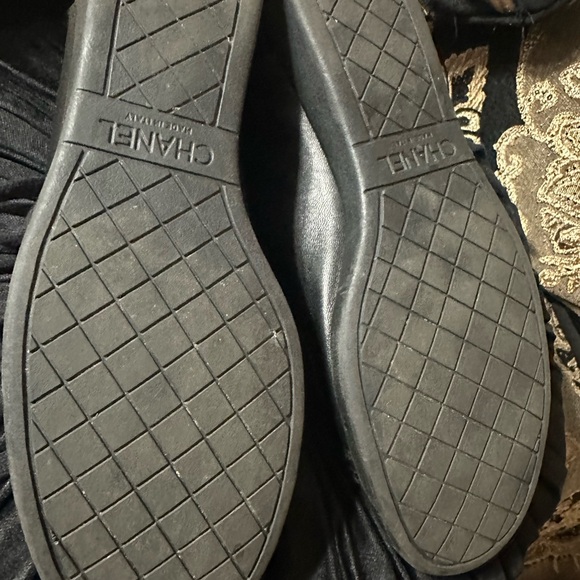 Chanel tennis shoes Authentic - Picture 5 of 12